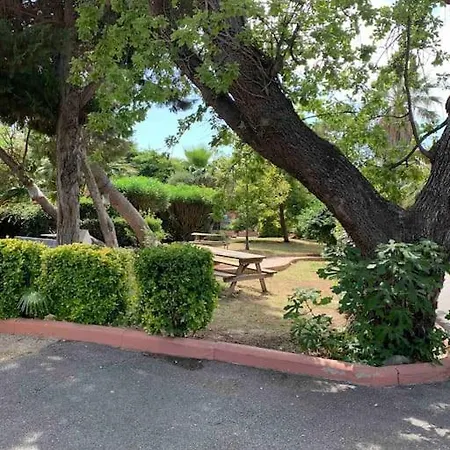Διαμέρισμα Cosy Confort Parking Clim Wifi Linge Acces Piscine Non Inclus *